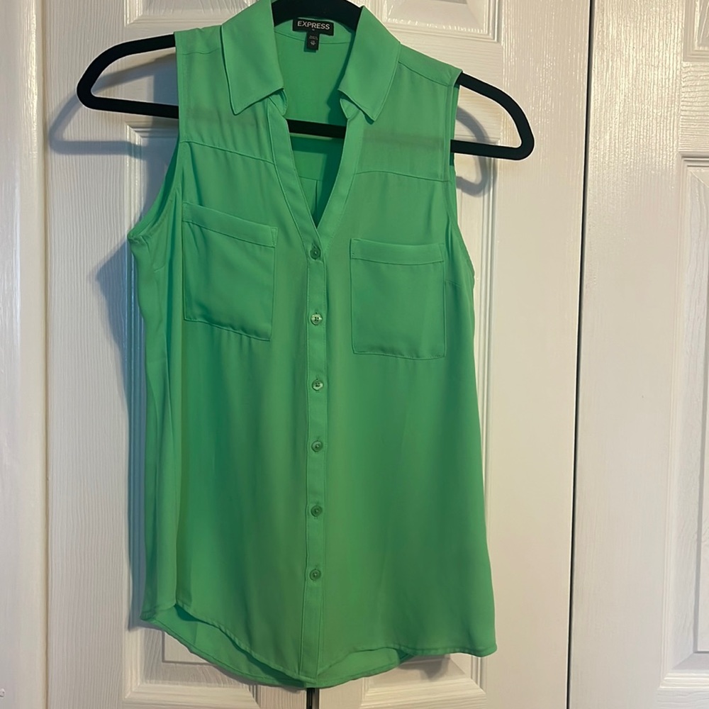 Express sleeveless v neck button down Portofino shirt in green size XS NWOT